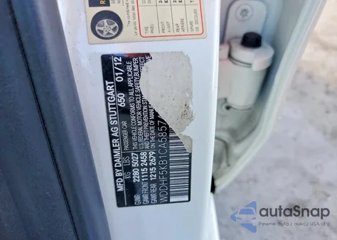 2012 Mercedes-Benz E 350 z USA, uszkodzony, nr VIN WDDHF5KB1CA585740